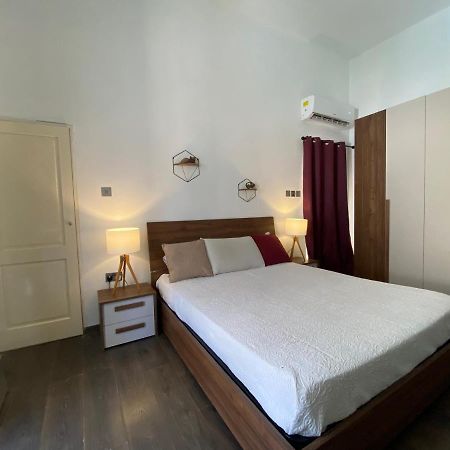 Blue Waters Town House Apartment Tarxien Exterior photo